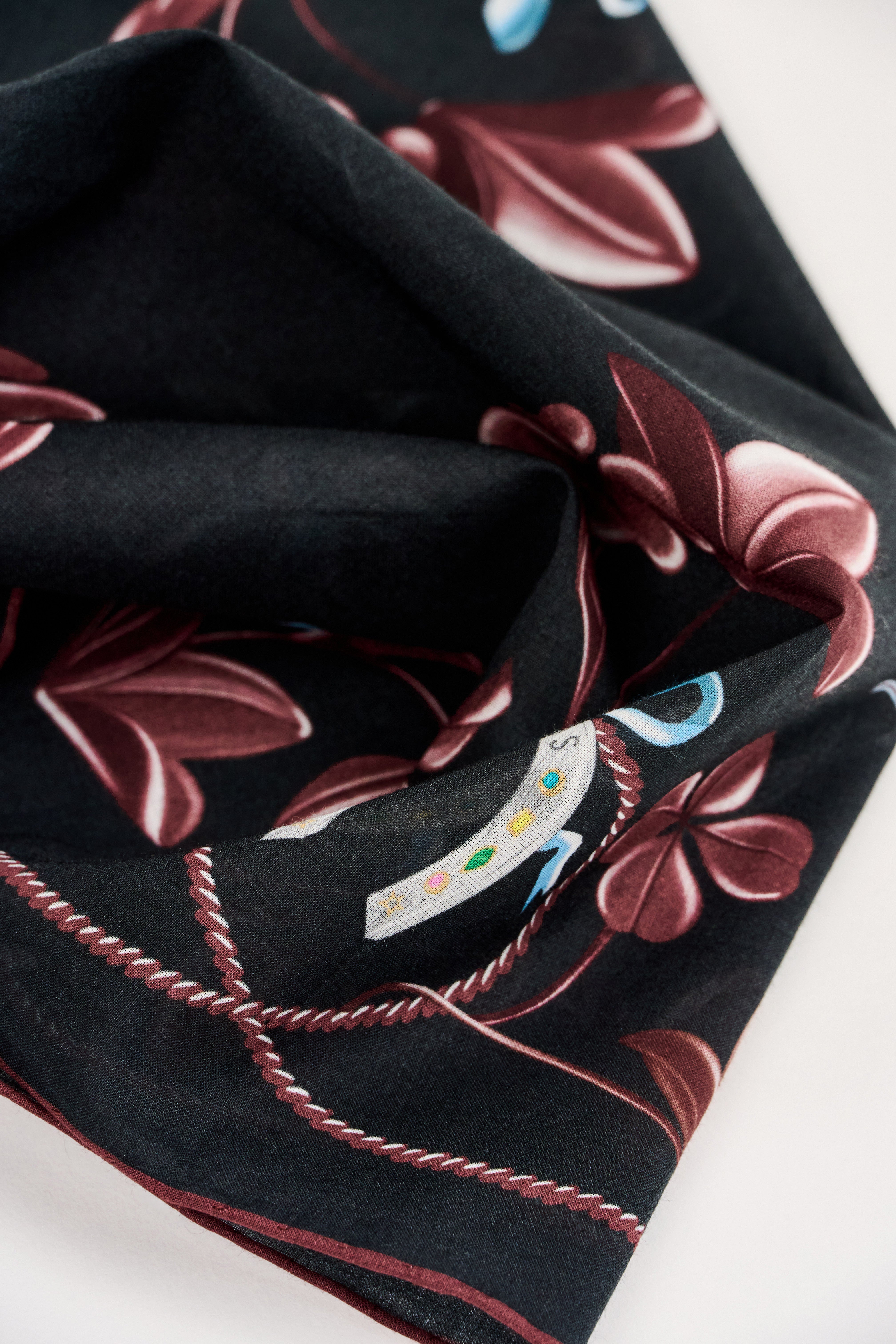 ANNIE BANDANA
