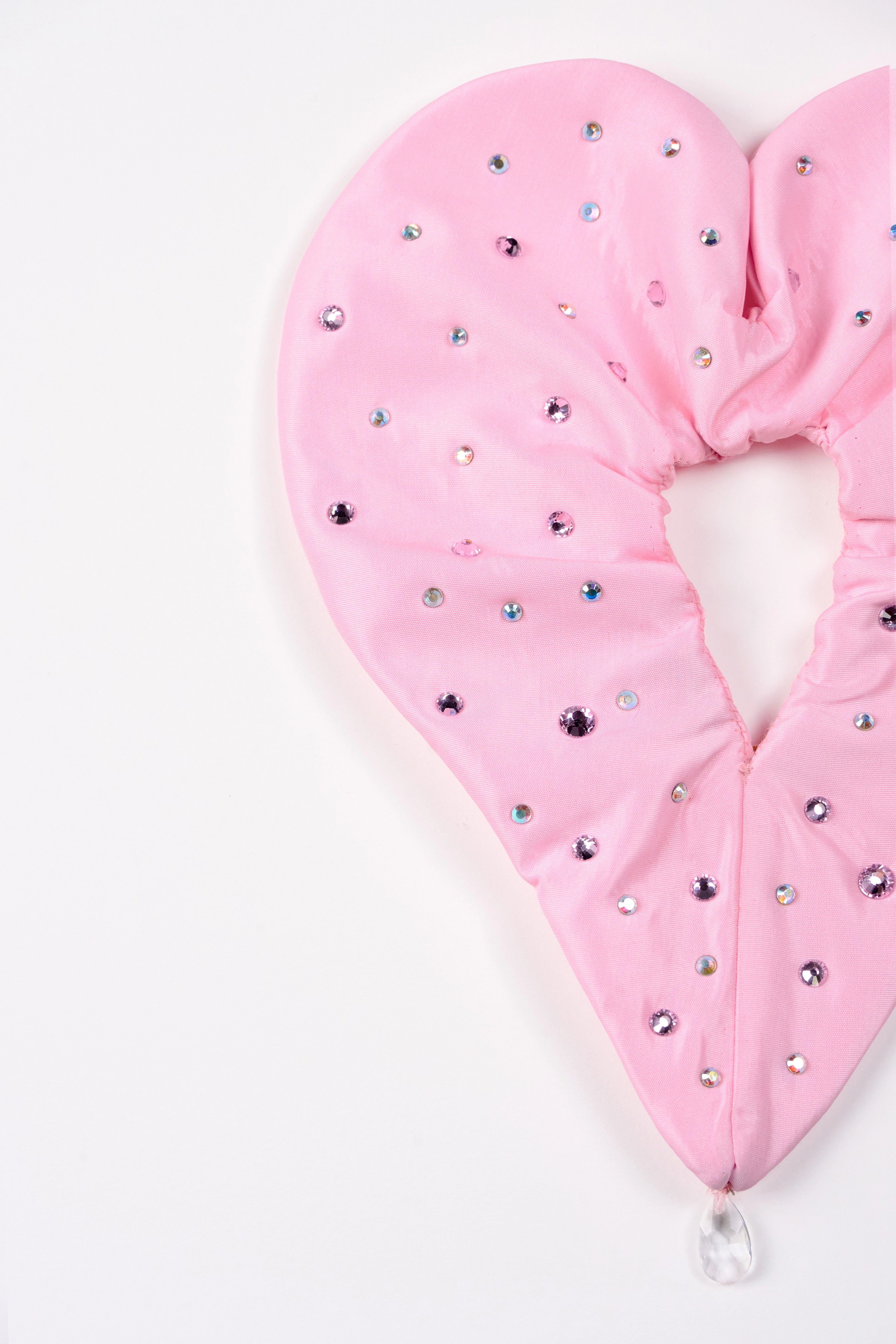 TASLI PEMBE LOVE SCRUNCHIE