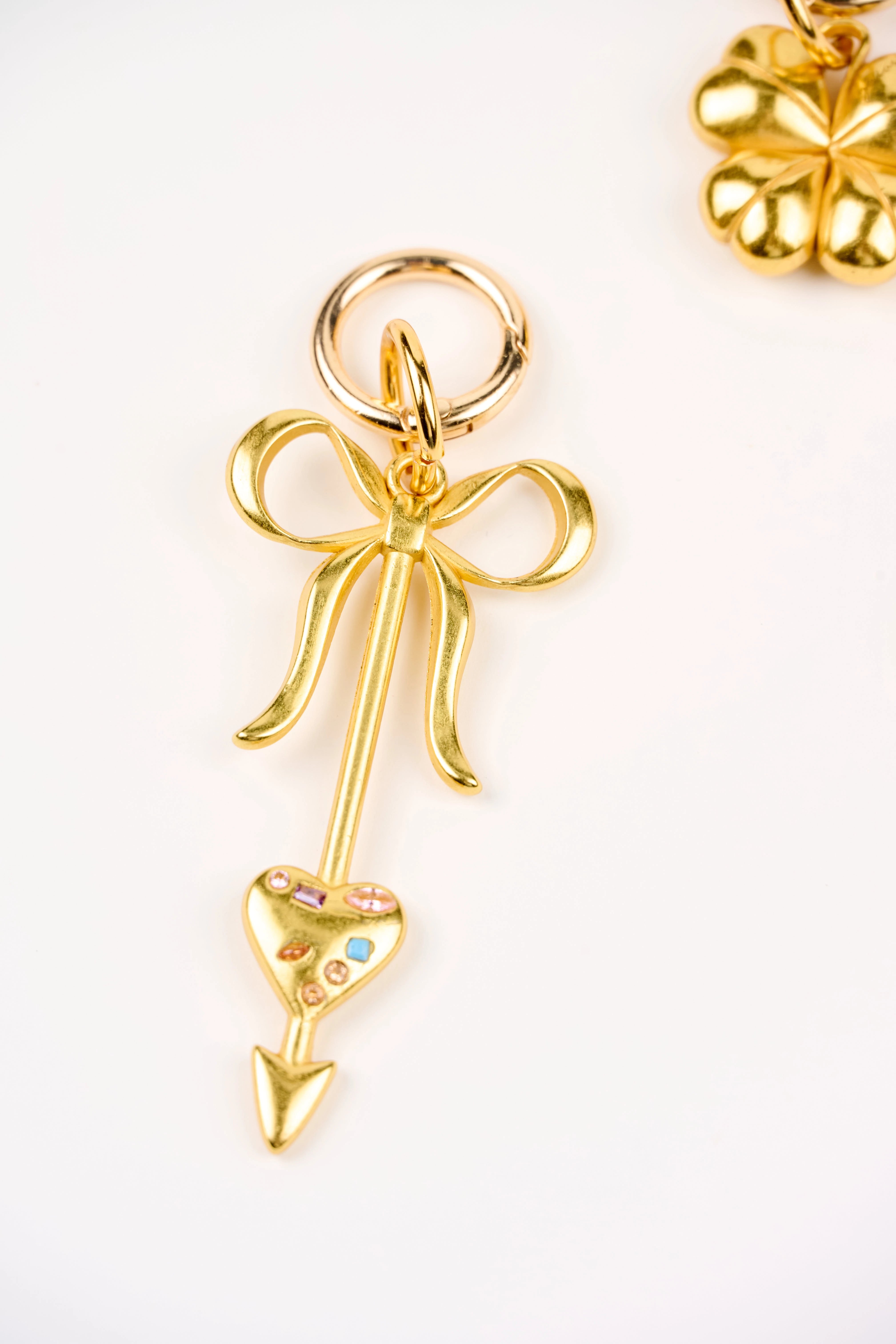 LUCKY CHARM SAC YUZUKLERI