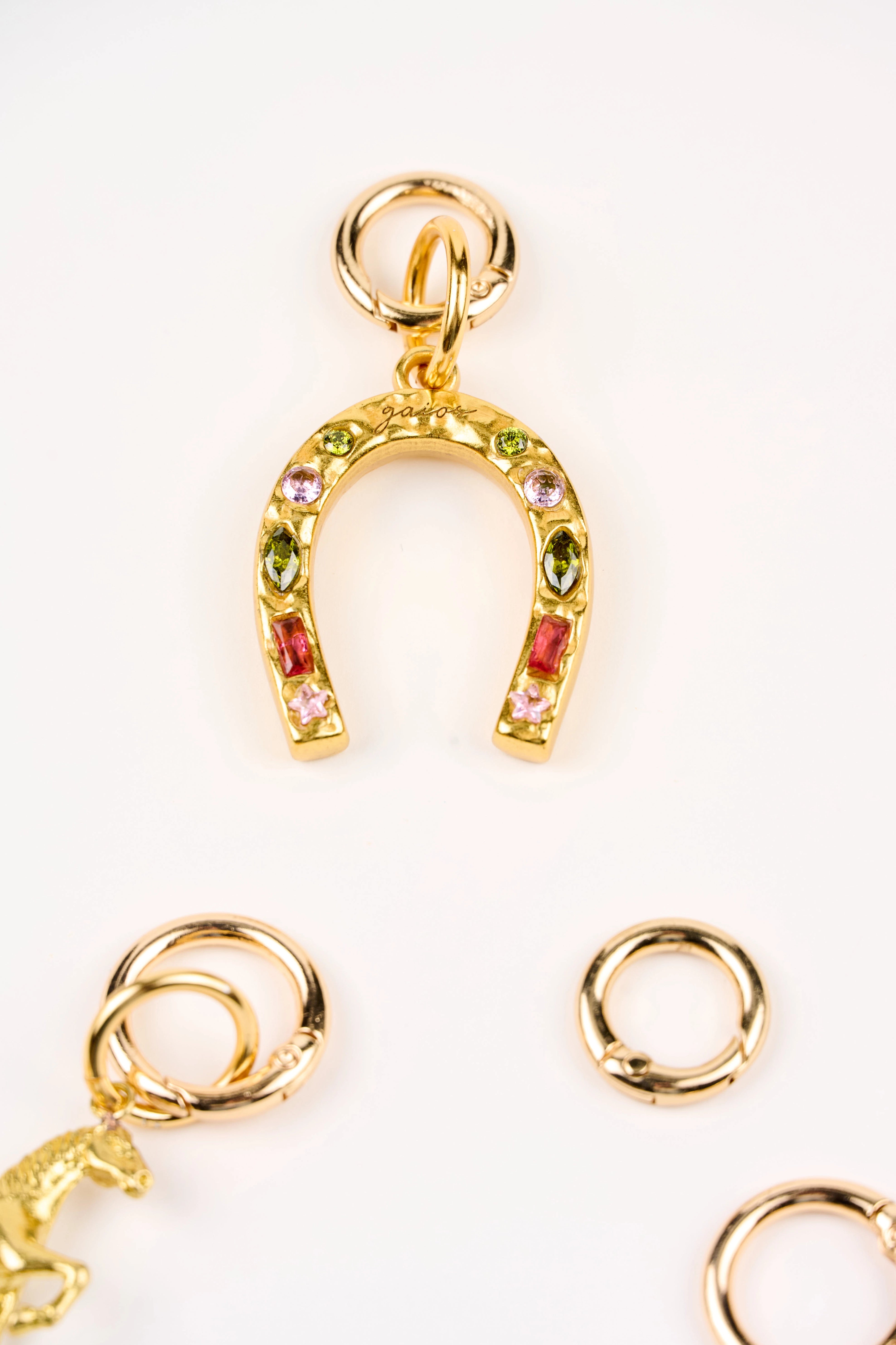 LUCKY CHARM SAC YUZUKLERI