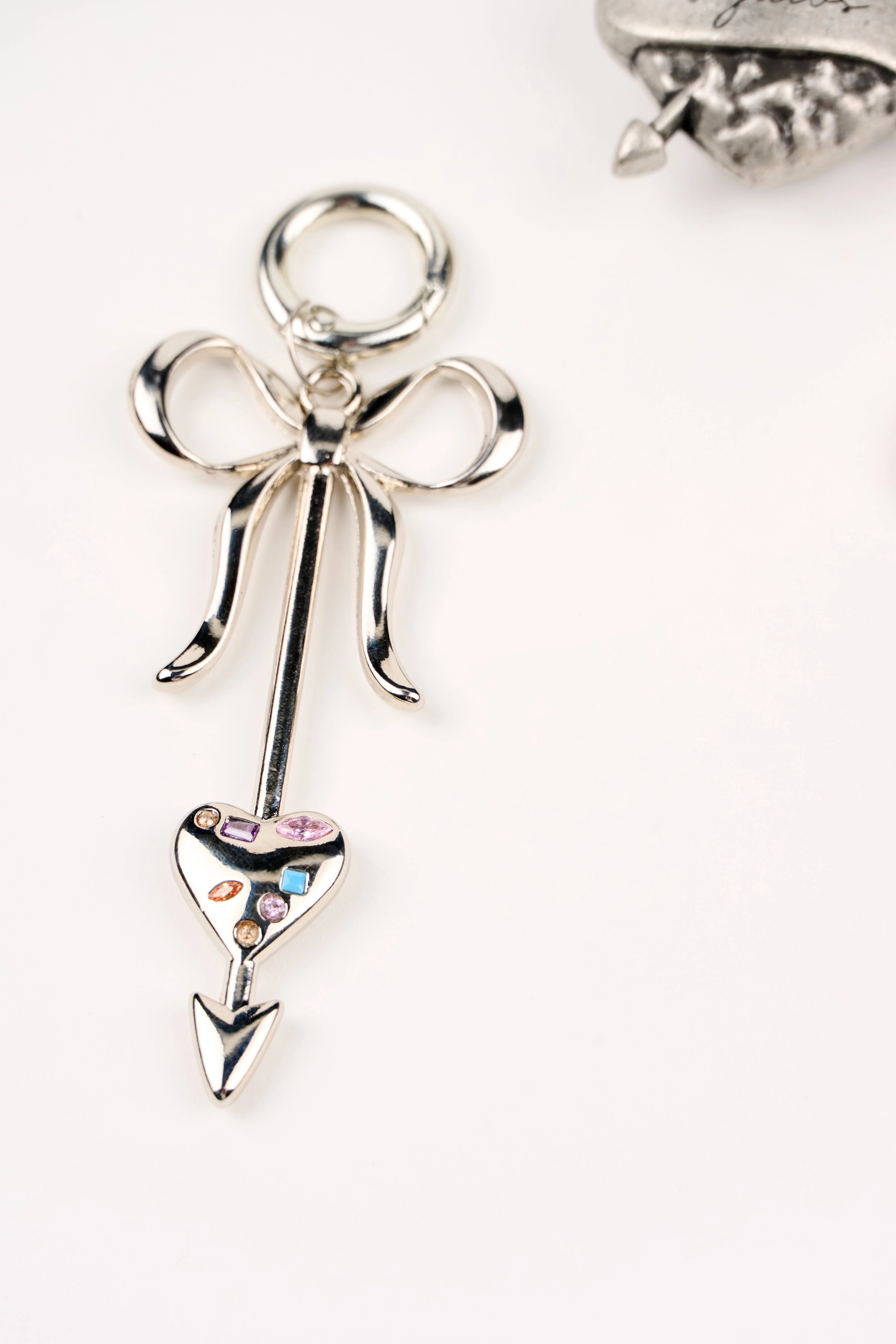 LUCKY CHARM SAC YUZUKLERI