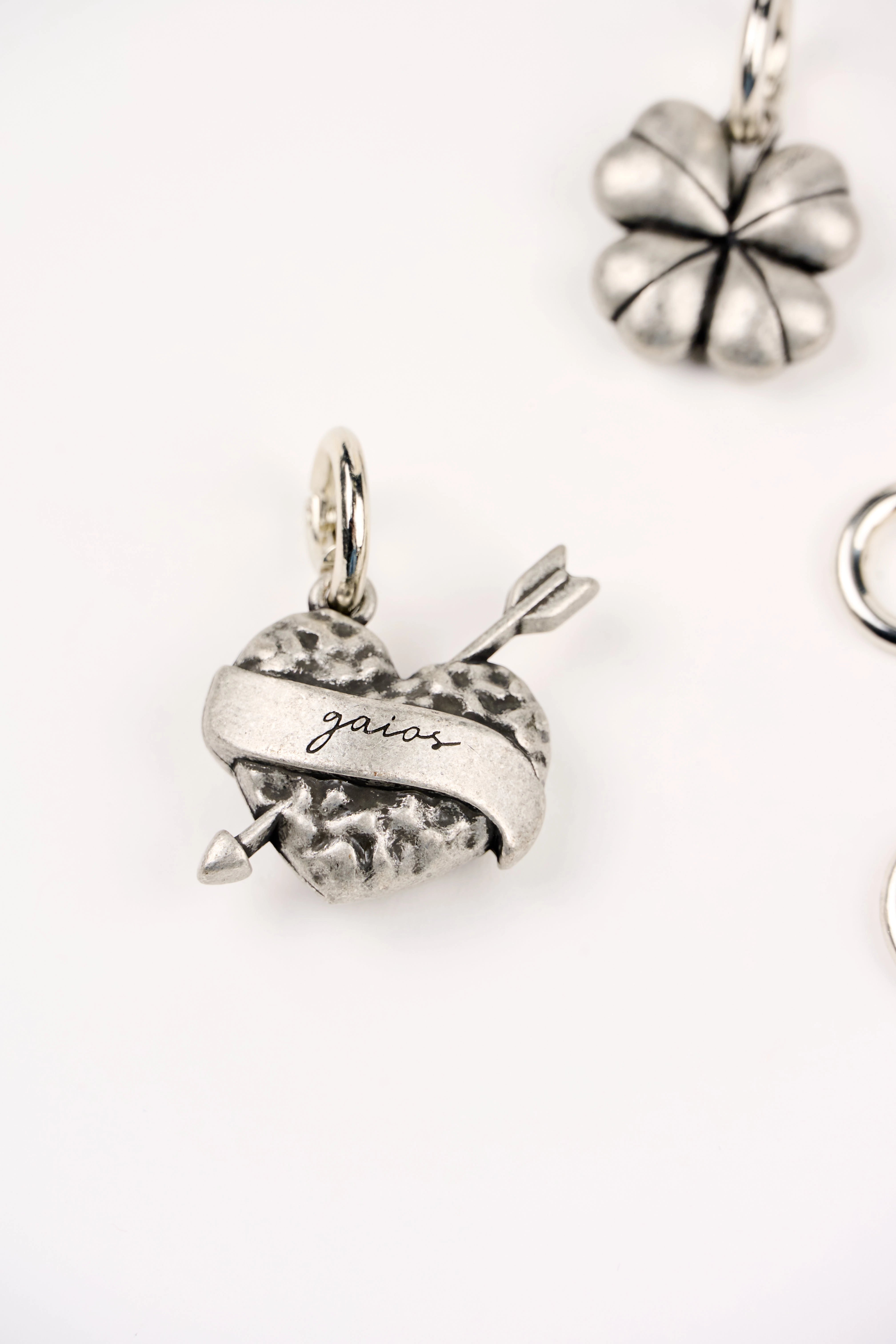 LUCKY CHARM SAC YUZUKLERI