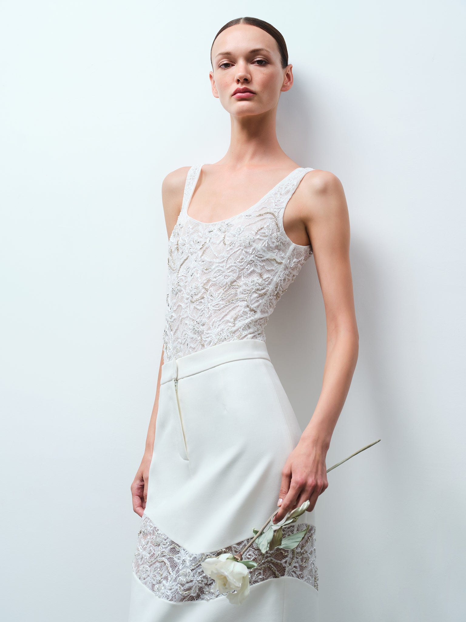 ELLIE - U YAKA EL İŞLEMELİ DANTEL BODYSUIT