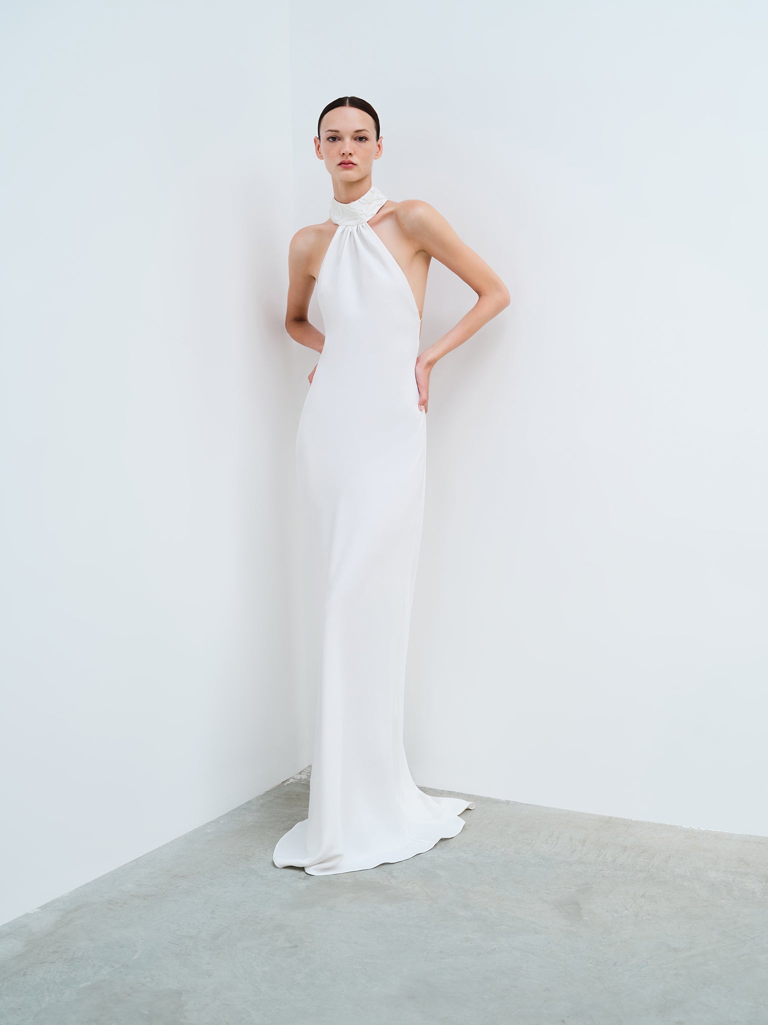 VENUS - CHOKER DETAYLI SIRT DEKOLTELI SATEN ELBISE