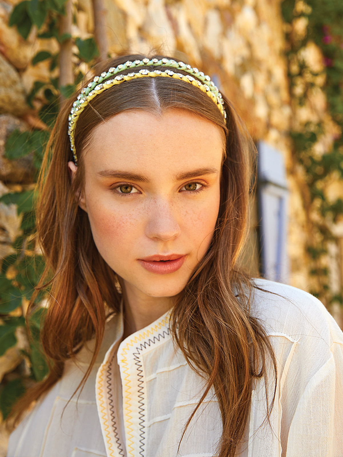 DOUBLE LAYERED DUSTY SPARKLE CROWN