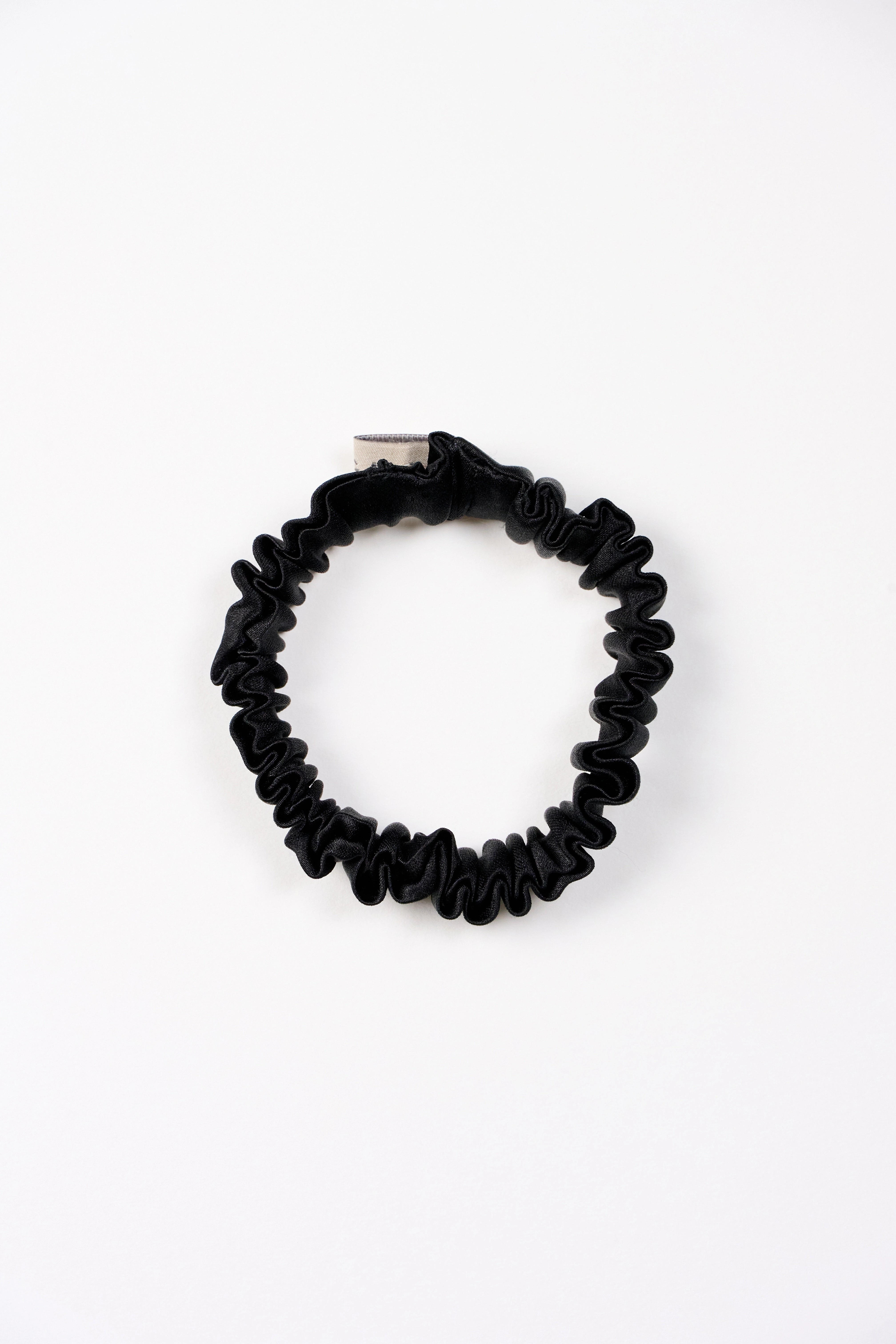 IPEK CHLOE SIYAH LASTIK TOKA