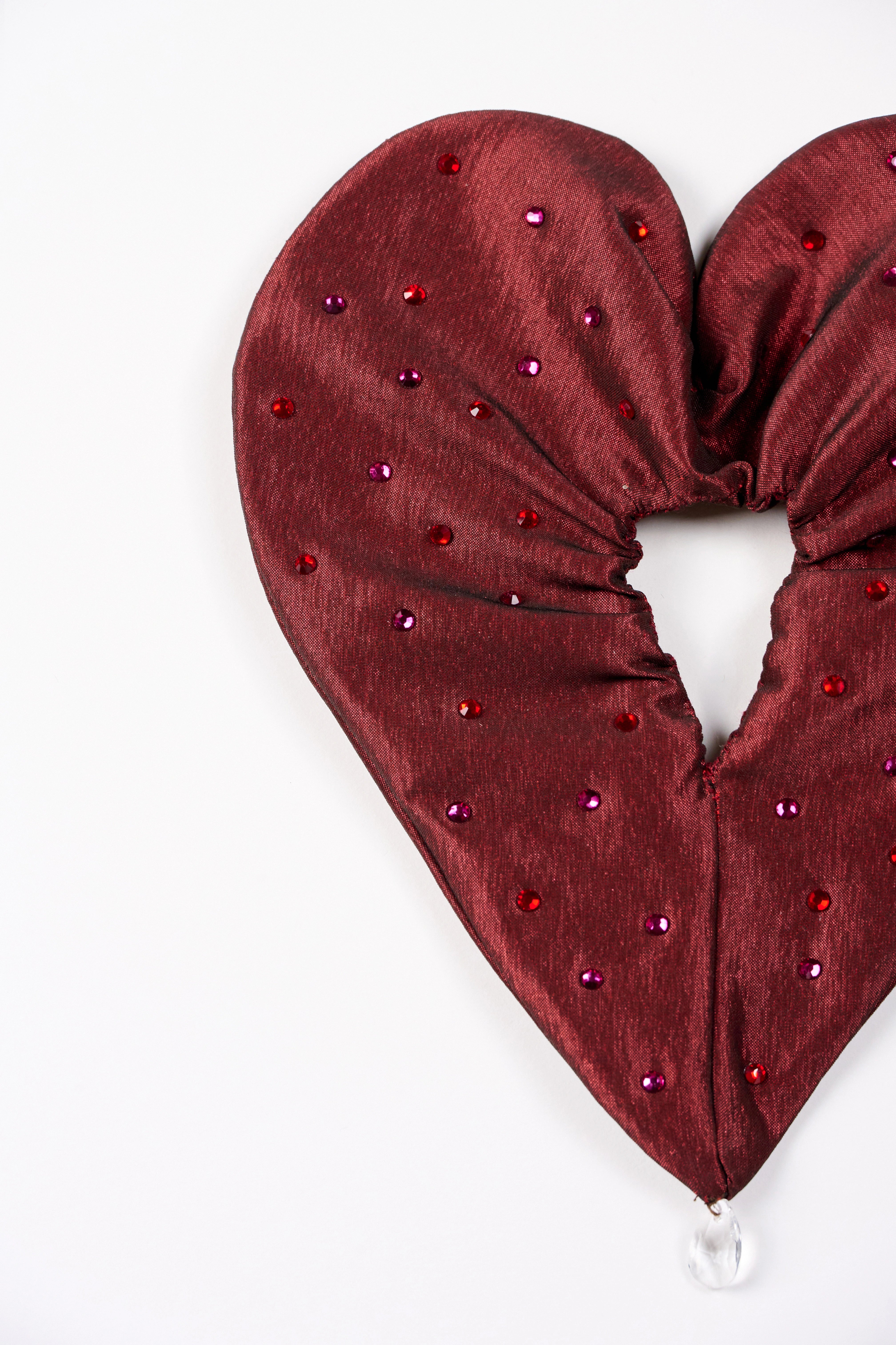 TAŞLI BORDO LOVE SCRUNCHIE