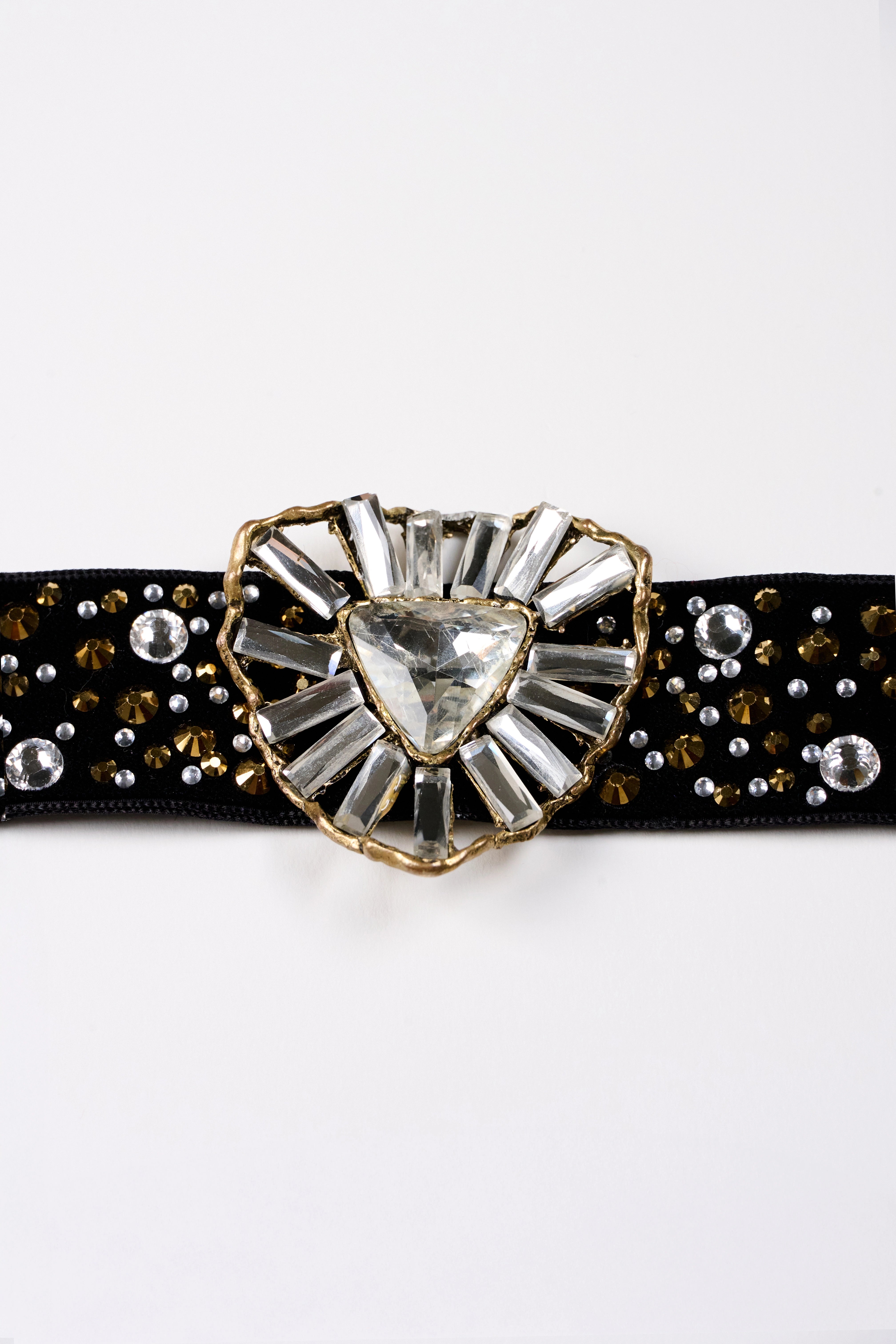 TRIANGLE TASMA KOLYE