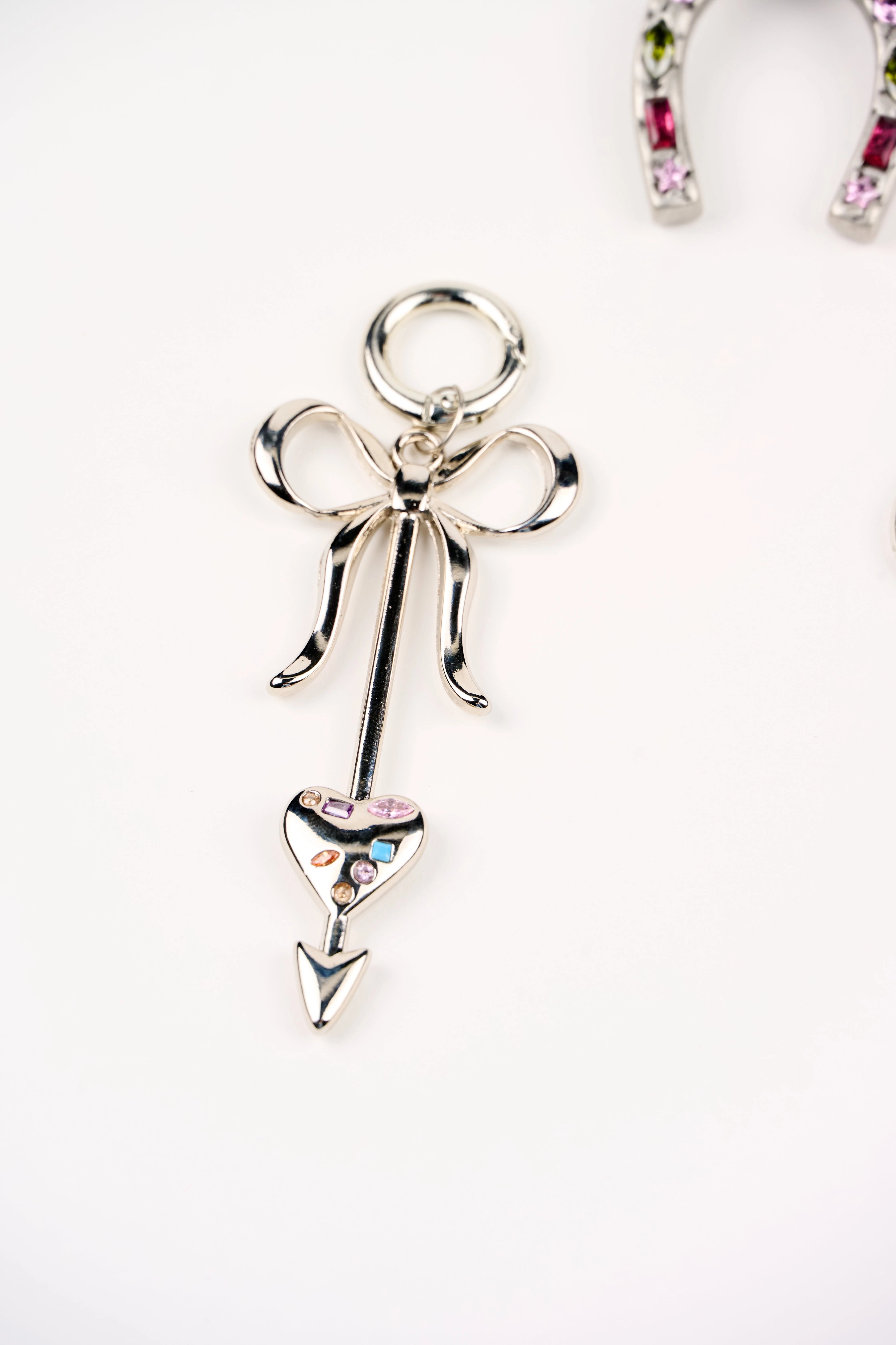 LUCKY CHARM SAC YUZUKLERI