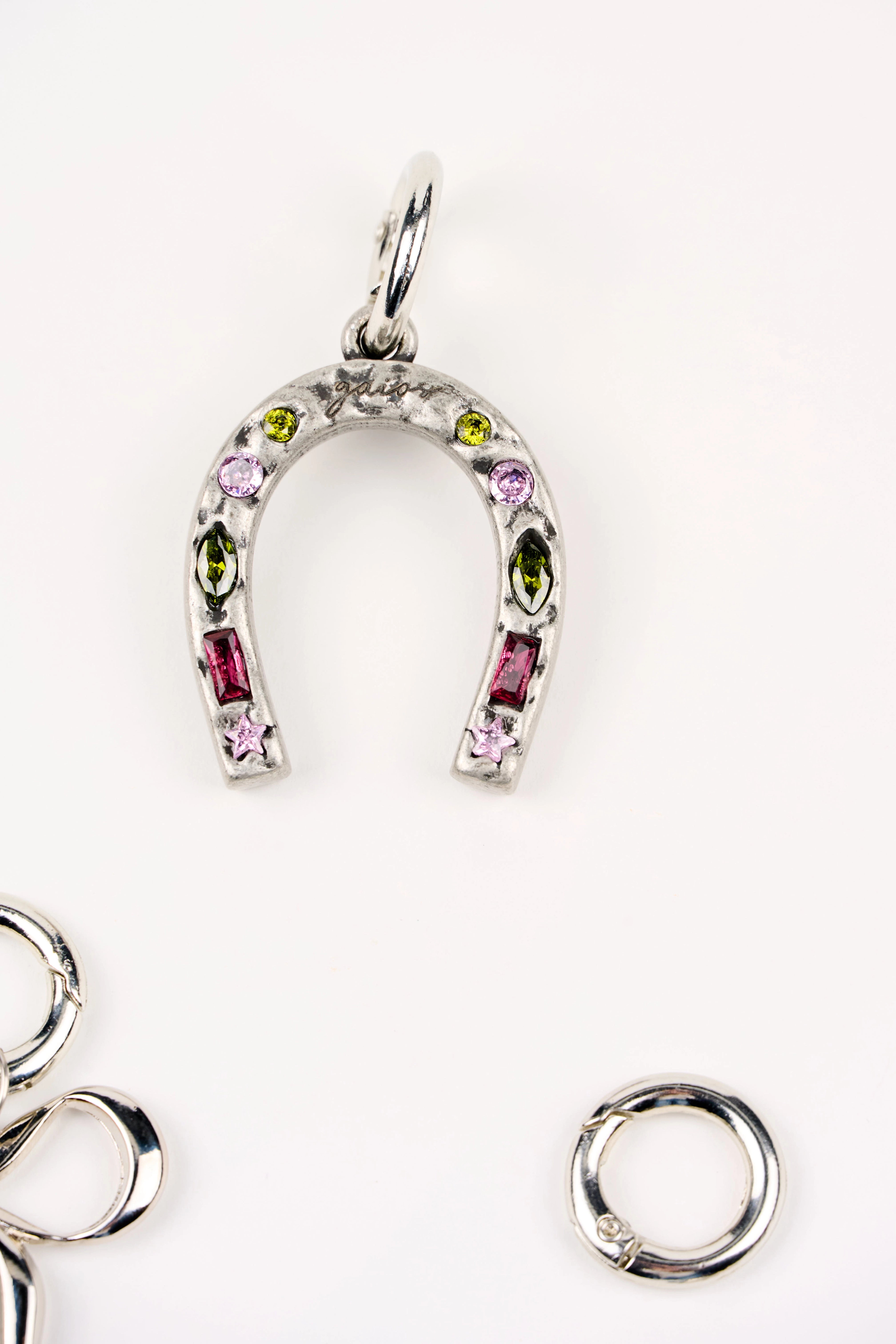 LUCKY CHARM SAC YUZUKLERI