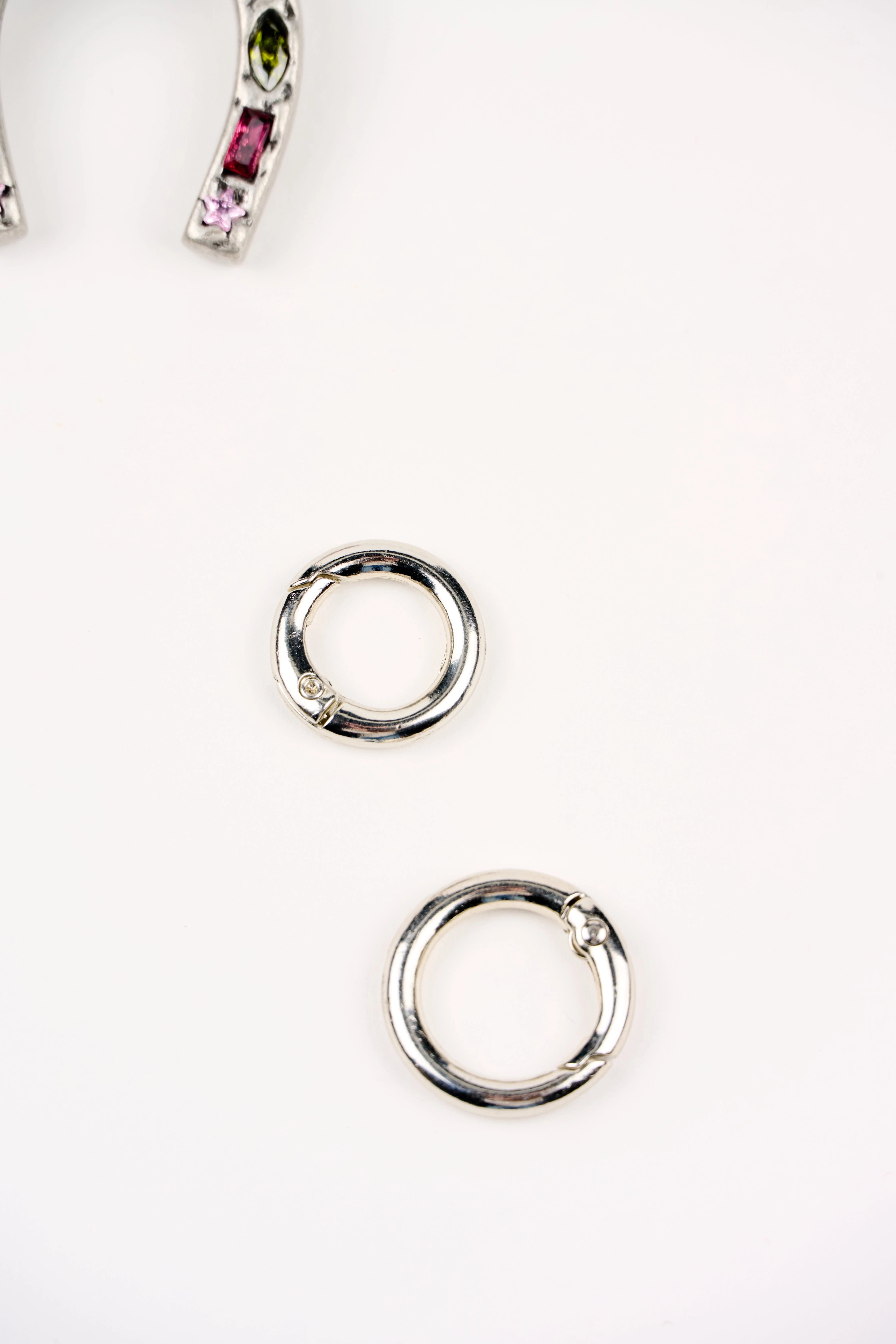 LUCKY CHARM SAC YUZUKLERI