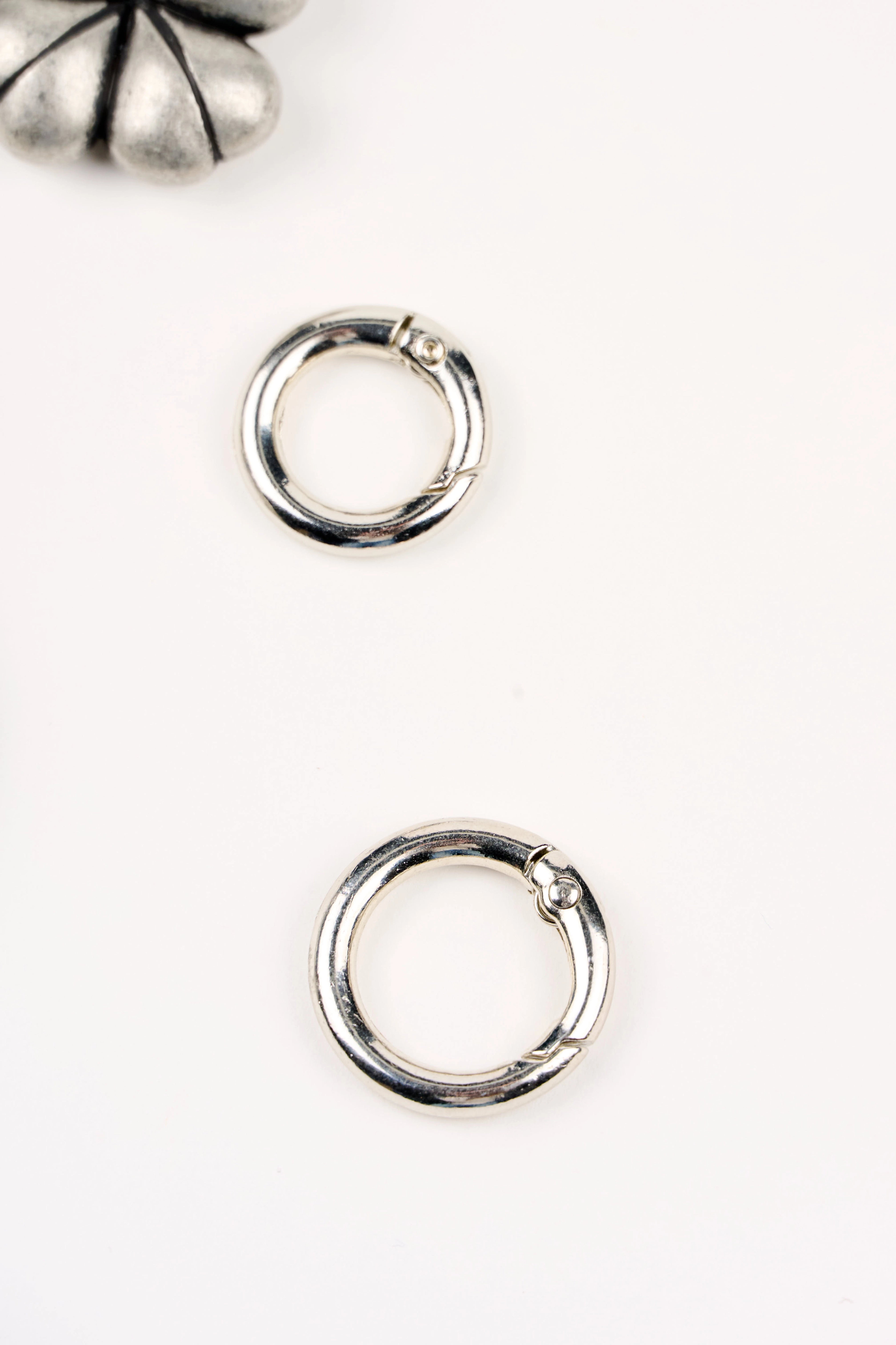 LUCKY CHARM SAC YUZUKLERI